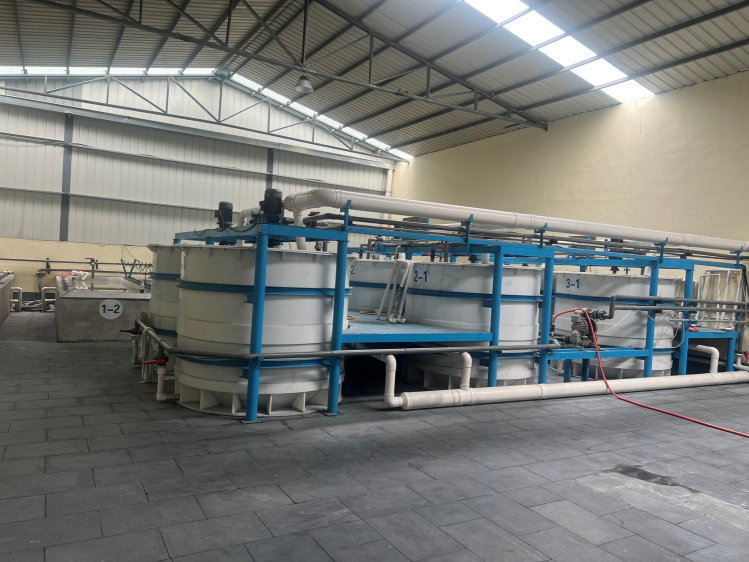 Acid reaction tank